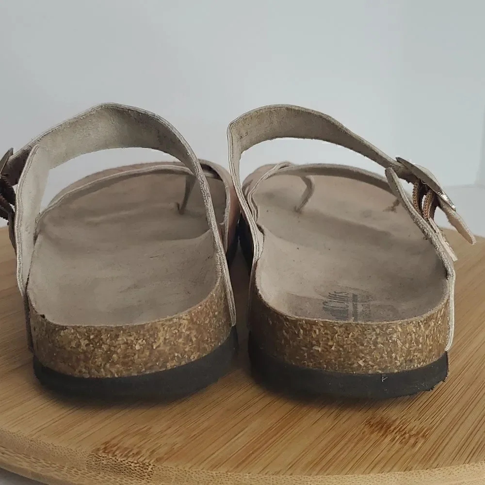 CLIFFS by White Mountain Calis Women's Size 7.5 Rose Gold Slip On Buckle Sandals